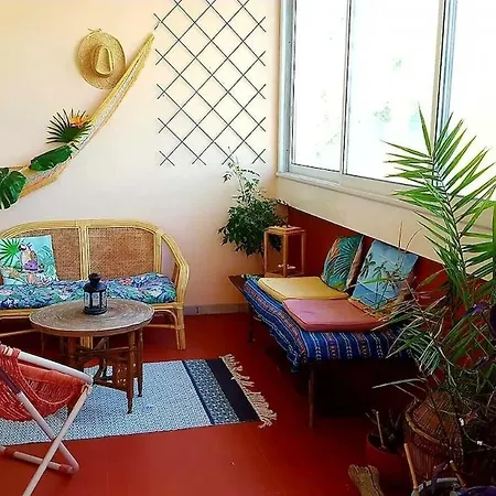 Spacious With Terrace And Mountain View * Aiglun (Alpes-de-Haute-Provence)